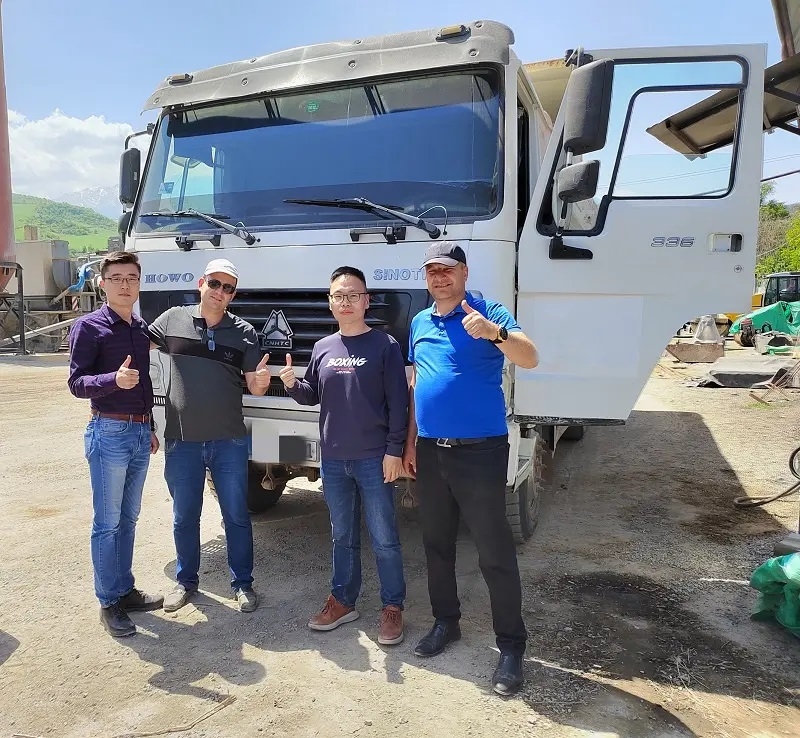 HOWO重卡，值得信赖