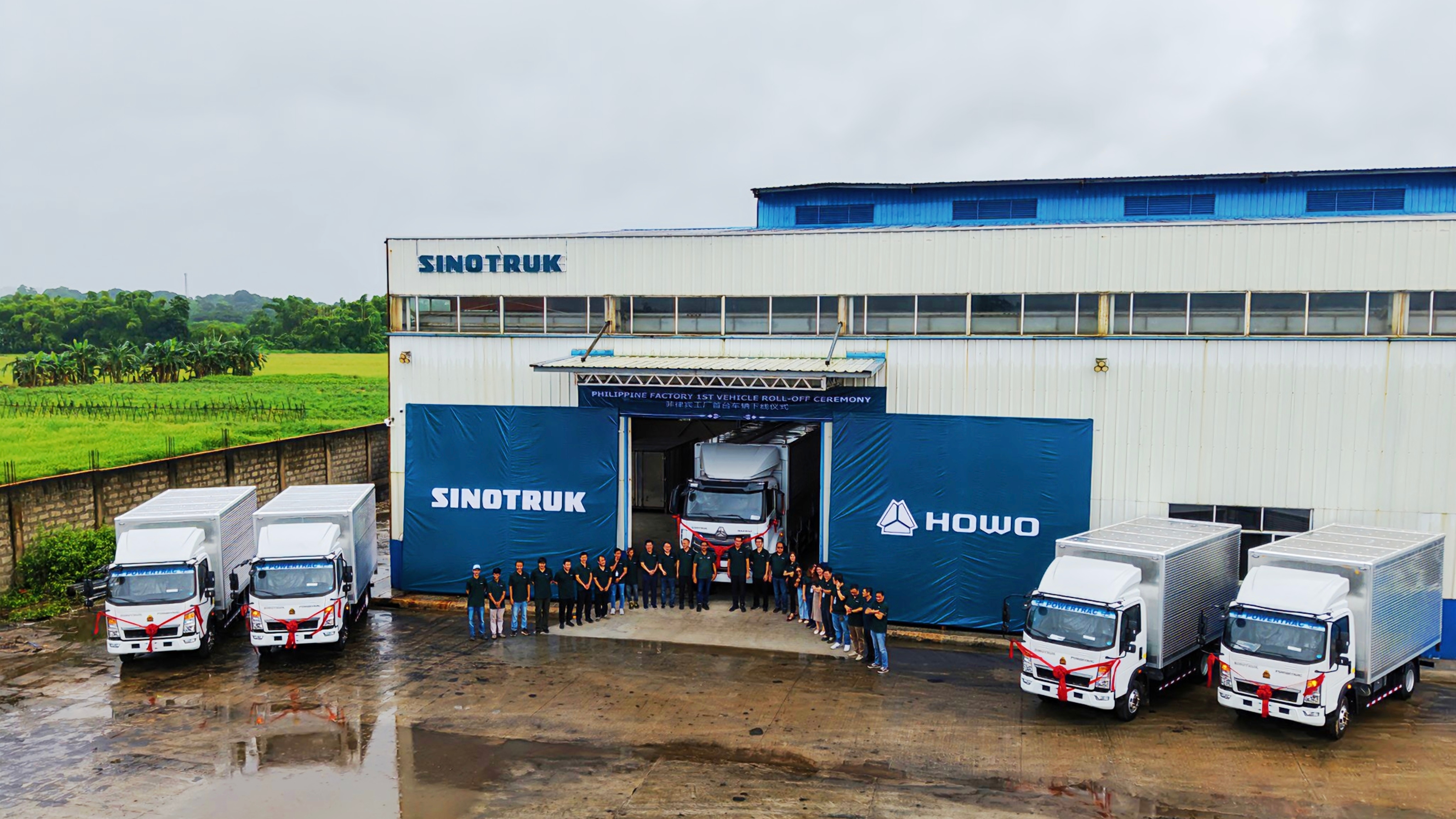 中国重汽菲律宾组装厂首辆整车成功下线